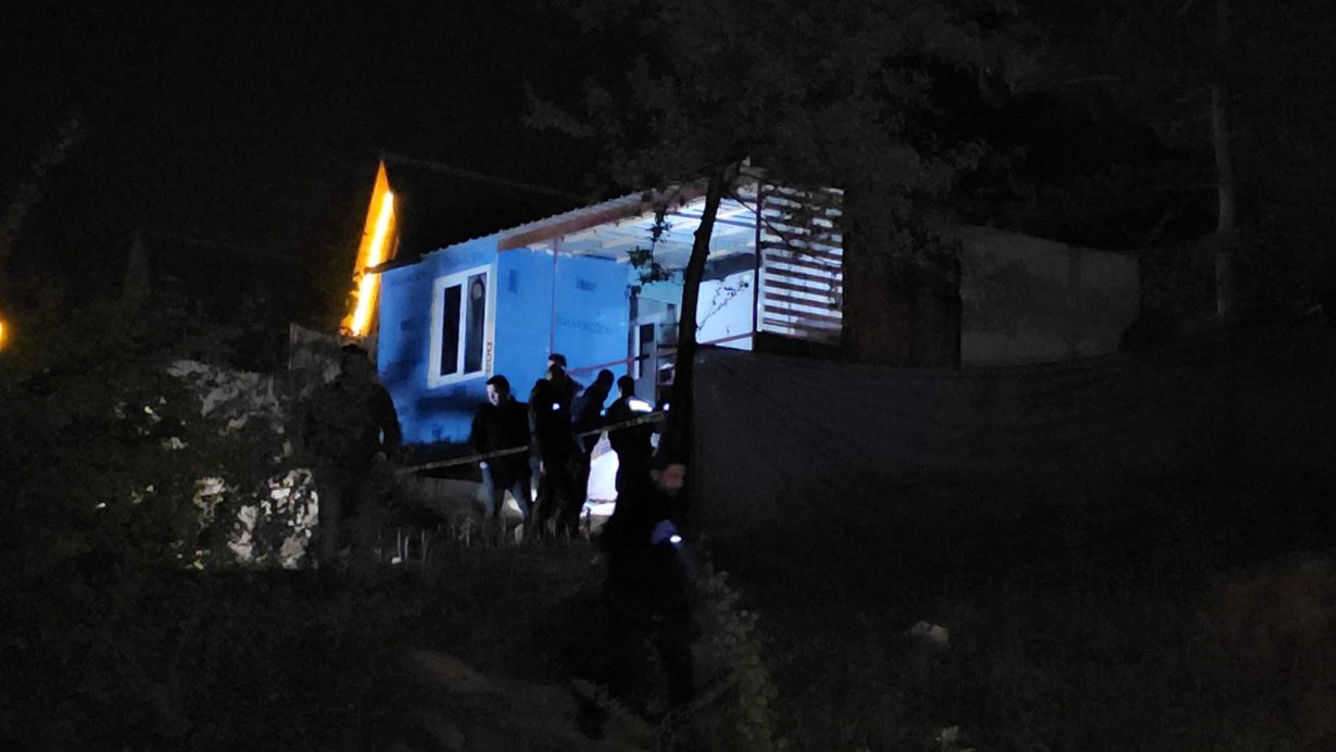 Kazara ateşlendiği öne sürülen tabancayla vurularak can verdi