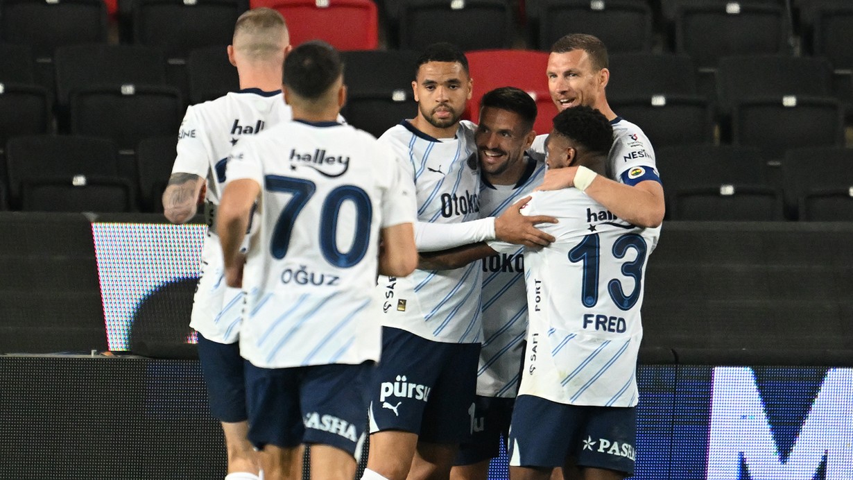 Fenerbahçe, Gaziantep FK'yı 3 golle devirdi