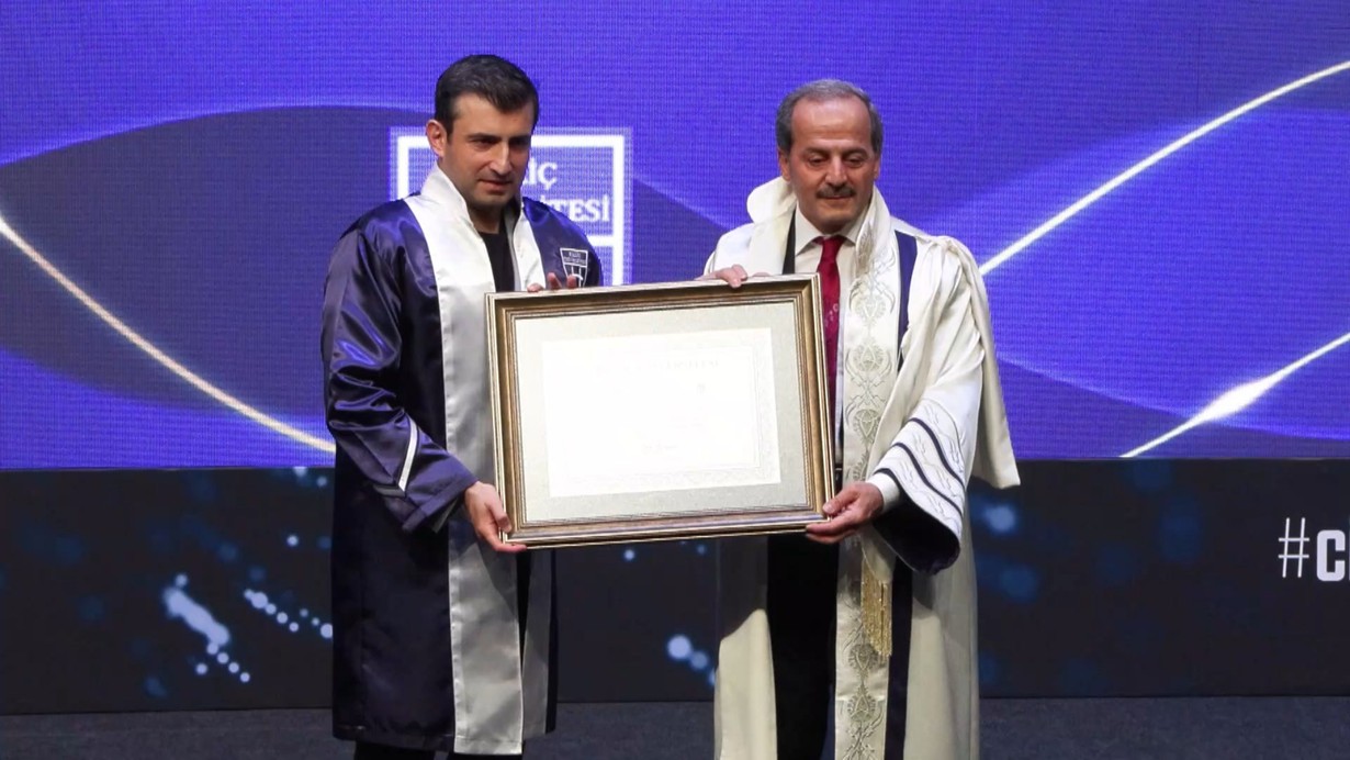 Selçuk Bayraktar'a Haliç Üniversitesi'nde fahri doktora unvanı verildi