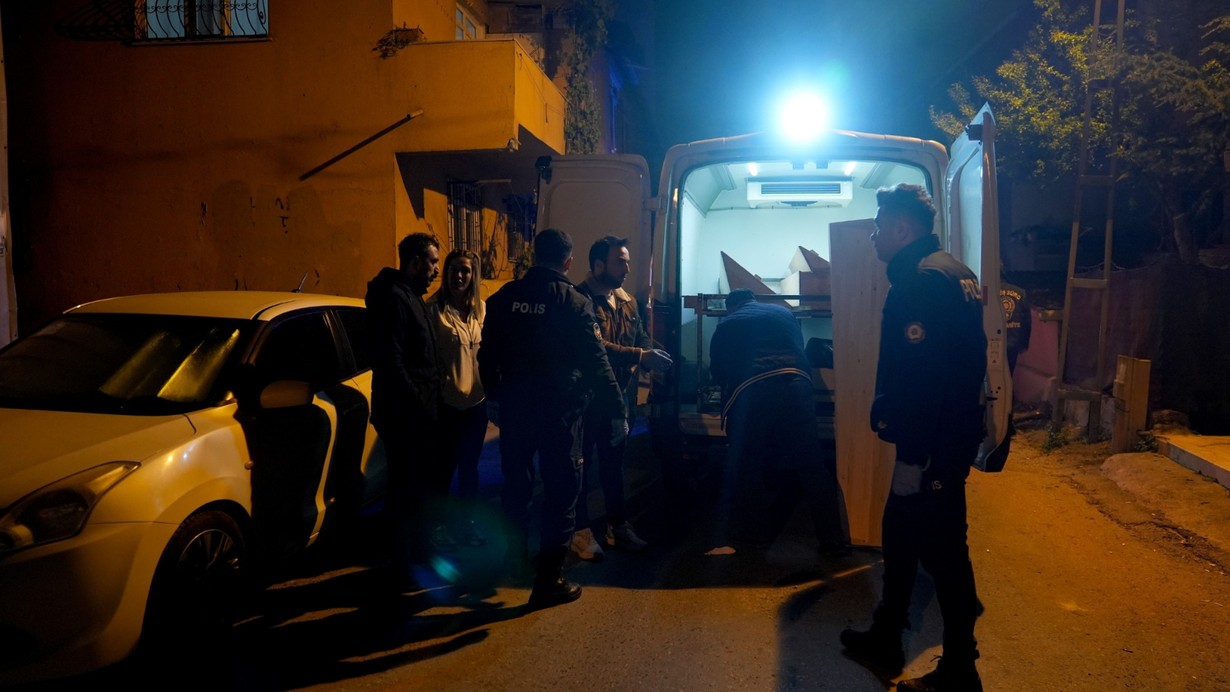 Ümraniye'de başından silahla vurulan kadın yaşamını yitirdi