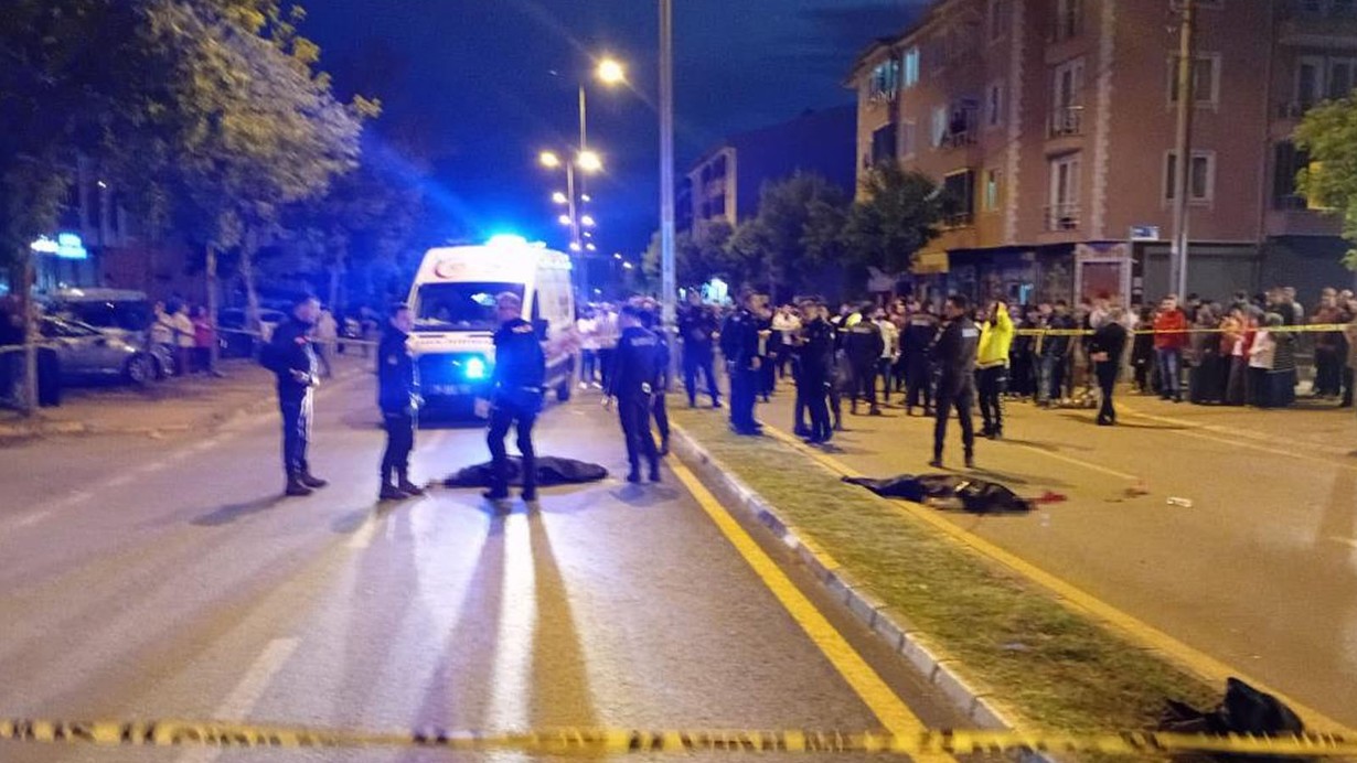 Sakarya'da korkunç kaza: 2 kişi feci şekilde can verdi