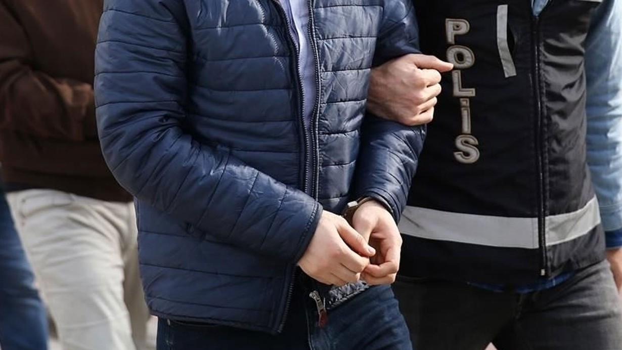 Cumhurbaşkanı'na hakaret ettiği belirlenen sosyal medya hesabı yöneticisi gözaltına alındı