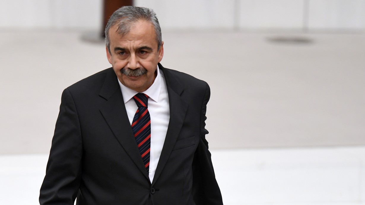 DEM Parti açıkladı: Sırrı Süreyya Önder'in aracında düzenek bulundu