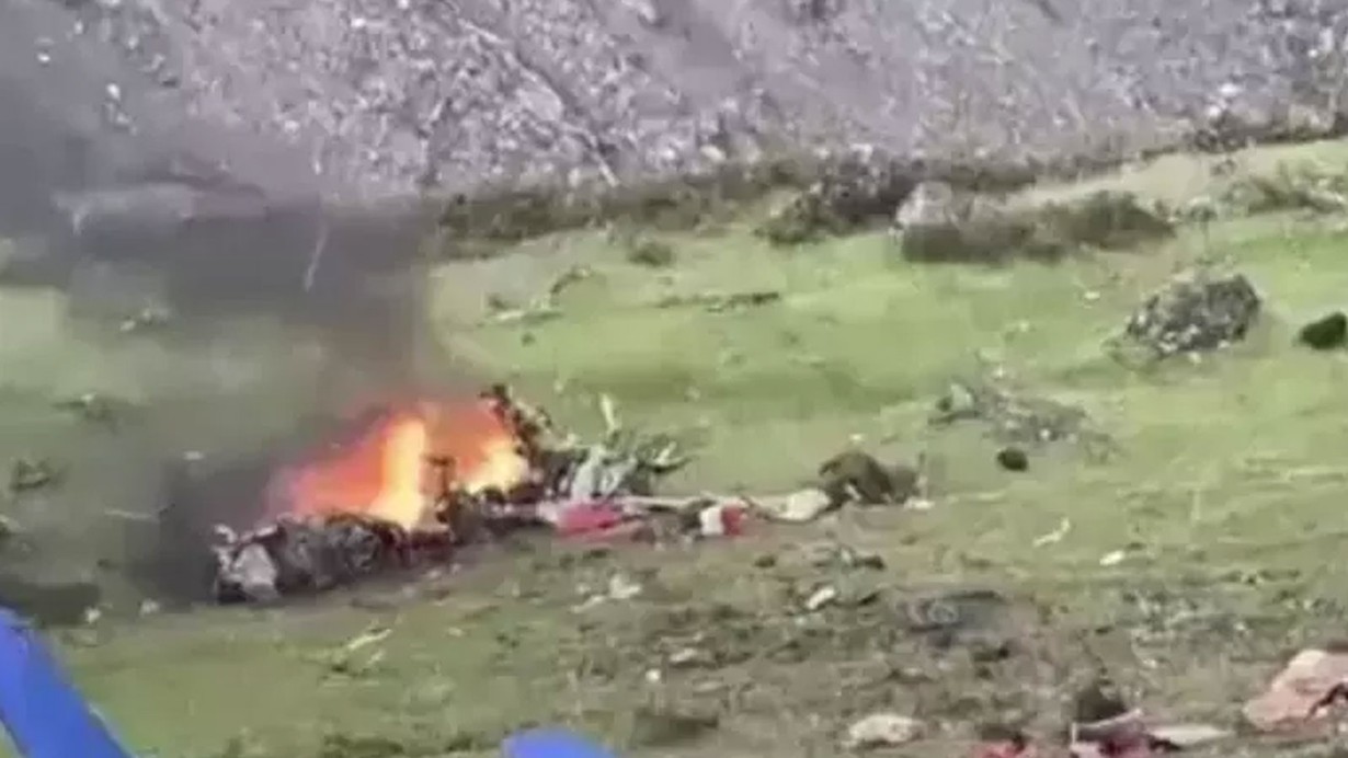 Hindistan'da helikopter düştü! Çok sayıda ölü var
