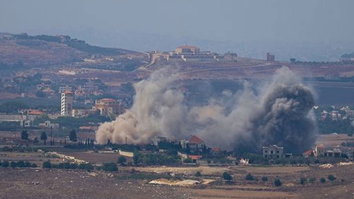 İsrail'den Lübnan'ın güneyine 14 hava saldırısı