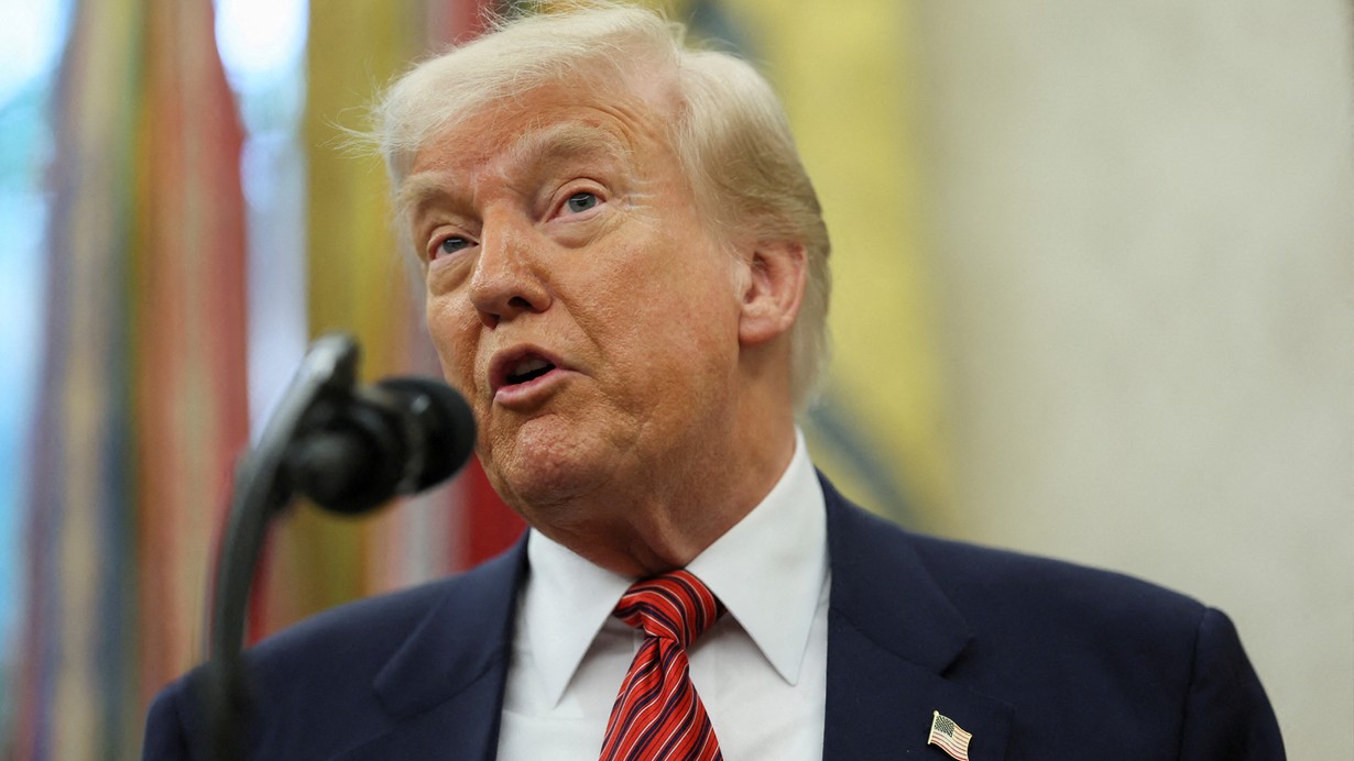 Trump'tan en yetkili isme ağır hakaret: Aptal!