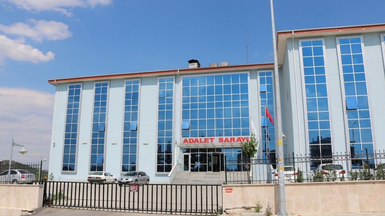 Edirne'de TIR'da yakalanan iki FETÖ'cü tutuklandı