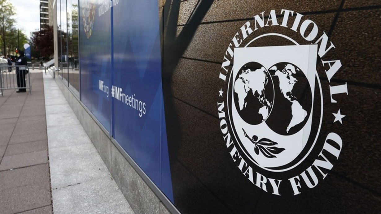 IMF’den Pakistan’a 1,4 milyar dolarlık kredi