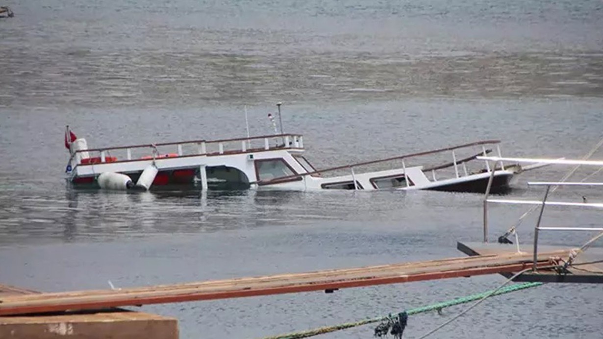 Nijerya'da yolcu teknesi battı: 37 can kaybı