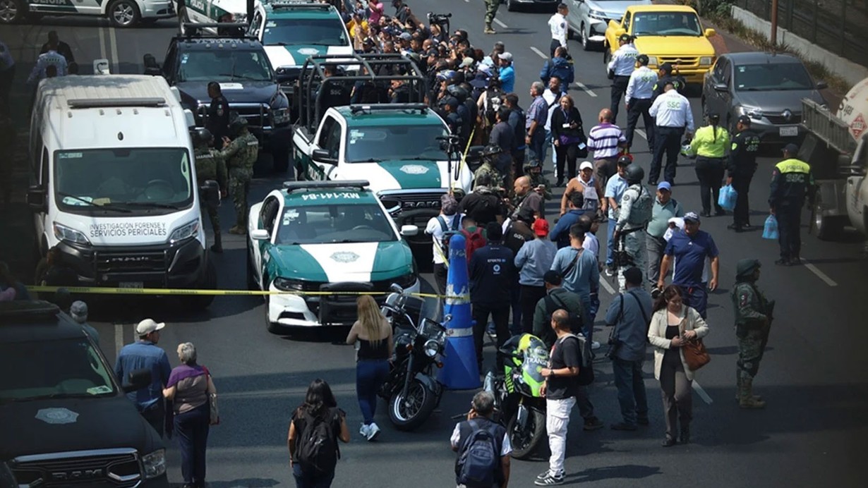 Meksika'nın başkenti Meksiko'da belediye başkanının sekreteri ve danışmanı silahlı saldırıda öldü
