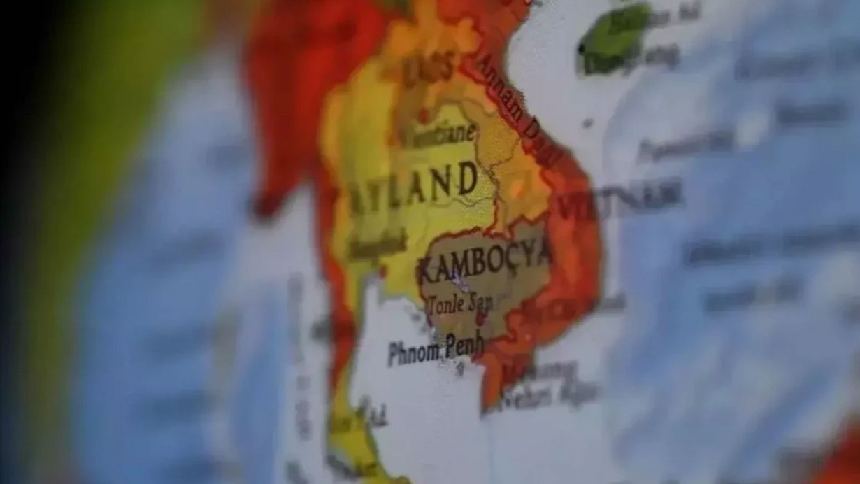 Tayland ve Kamboçya, tartışmalı sınırda asker takviyesi yapıyor