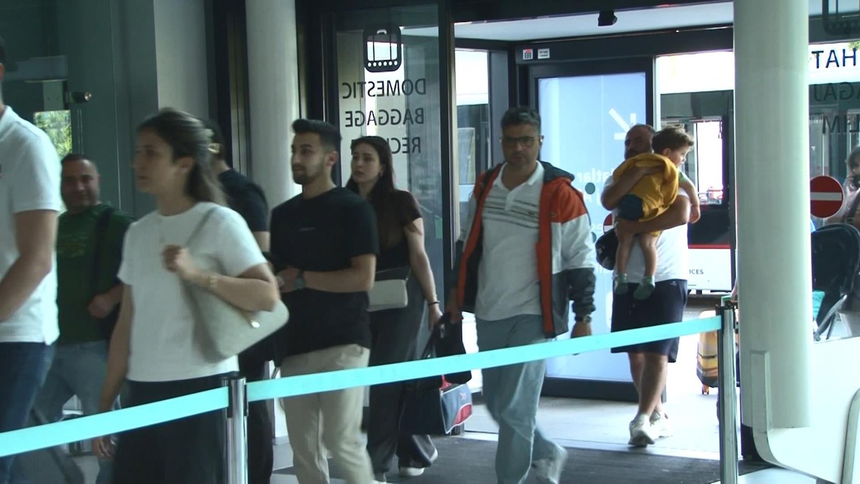 Havalimanlarında uçuş ve yolcu yoğunluğu yaşanıyor