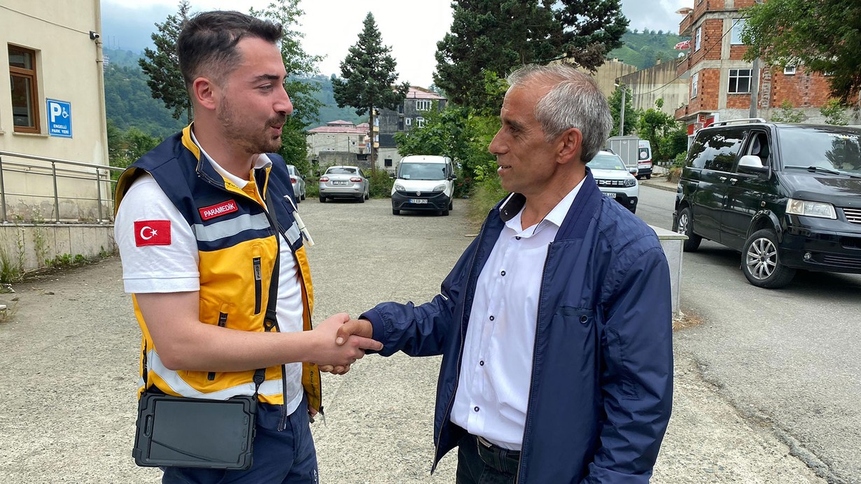 Arıcı yediği baldan zehirlendi