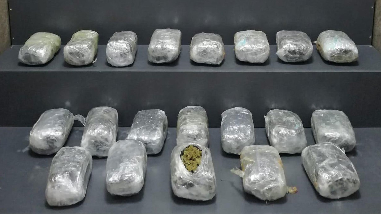 Durdurulan otomobilde 11 kilo 11 gram esrar ele geçirildi