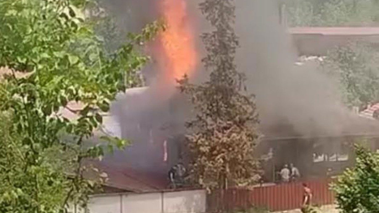 Sinop'ta kereste fabrikasında yangın: Yemekhane küle döndü