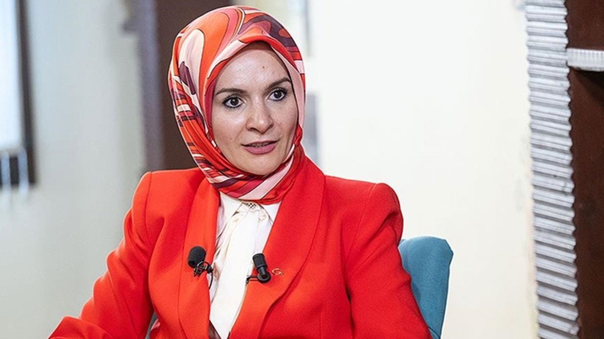 Bakan Göktaş: "Aileyi evrensel bir değer olarak yeniden tamamlamalıyız"
