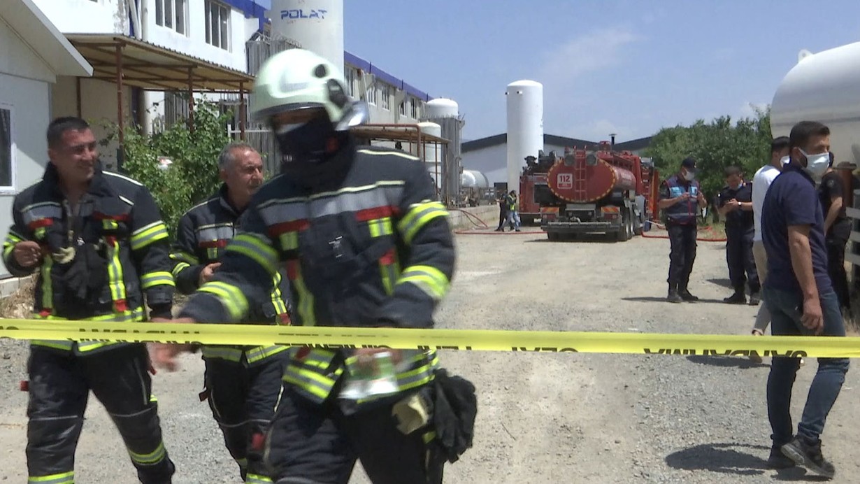 Dolum tesisinde patlama; 3 kişi gazdan etkilendi