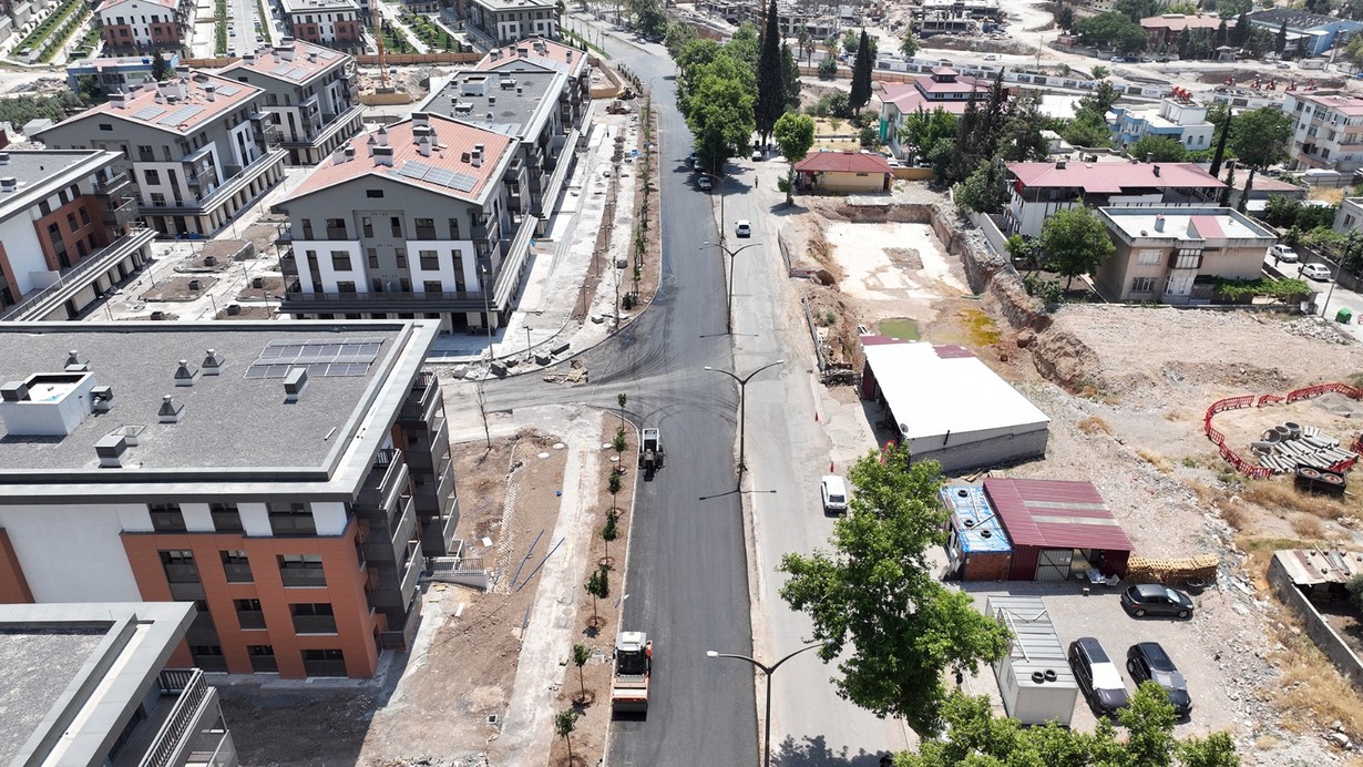 Kahramanmaraş Azerbaycan Mahallesi’nin yolları asfaltlanıyor