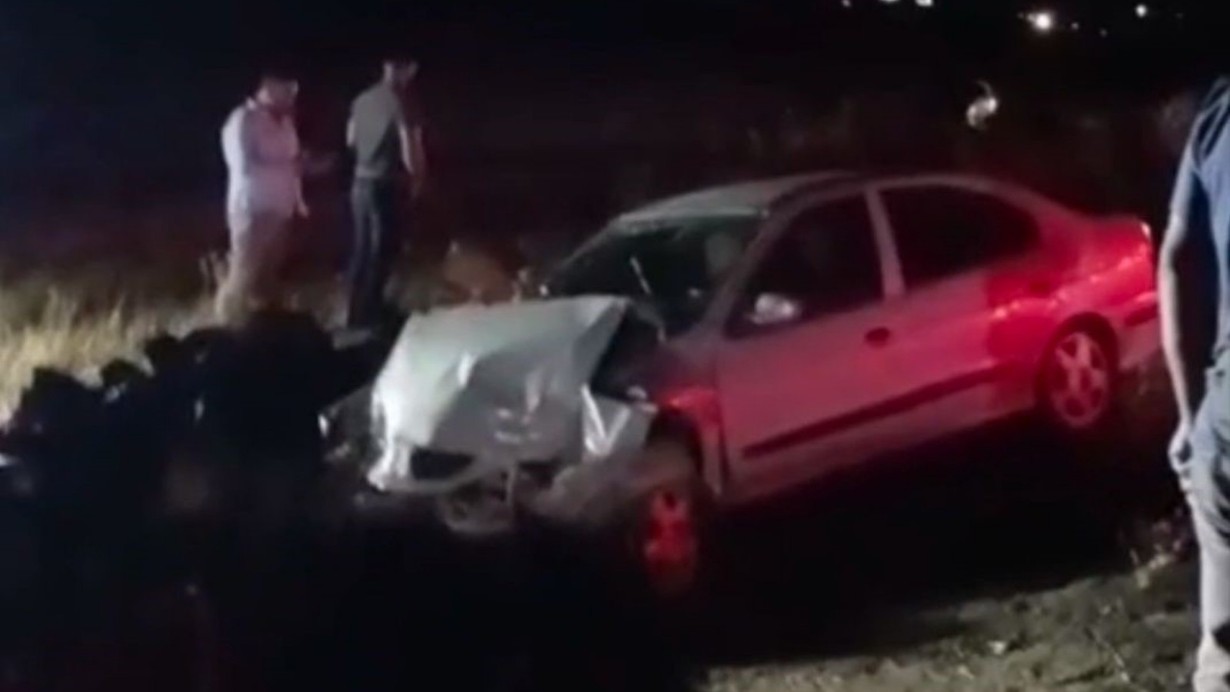 Şanlıurfa'da otomobil şarampole uçtu: İki yaralı