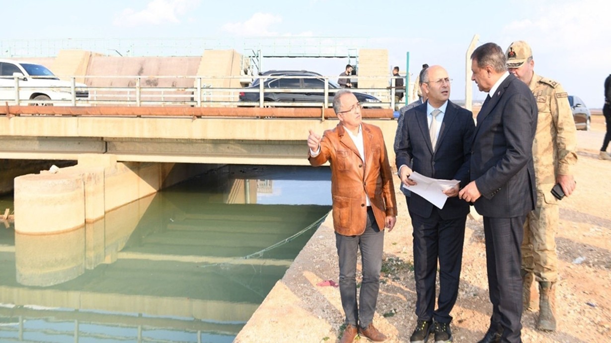 Şanlıurfa'da yasak yerlerde yüzen 231 kişiye 688 bin lira ceza