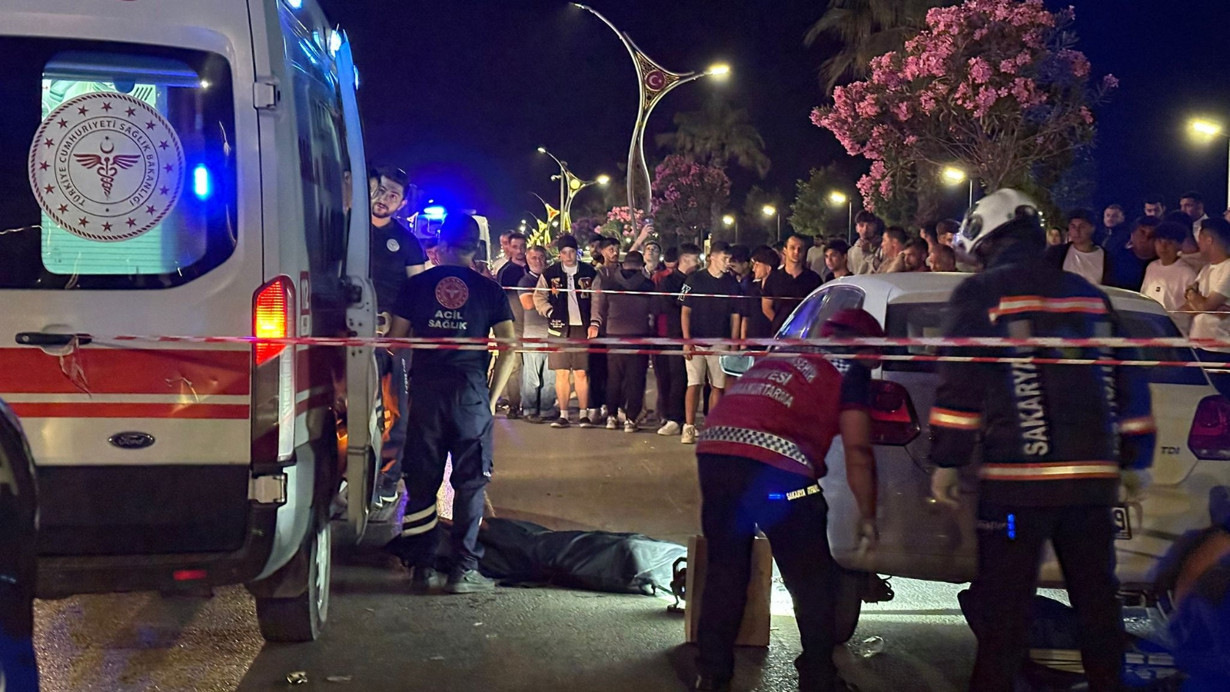 Sakarya'da otomobilin çarptığı kadın can verdi
