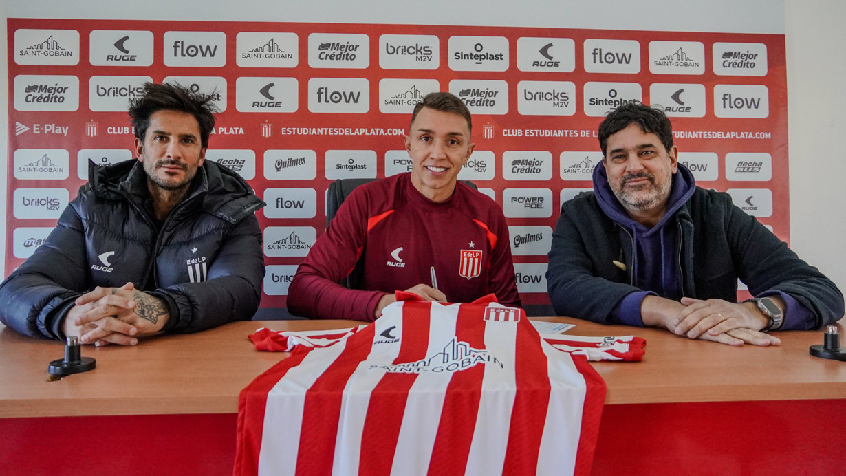 Galatasaray'dan ayrılan Fernando Muslera yeni takımına imzayı attı
