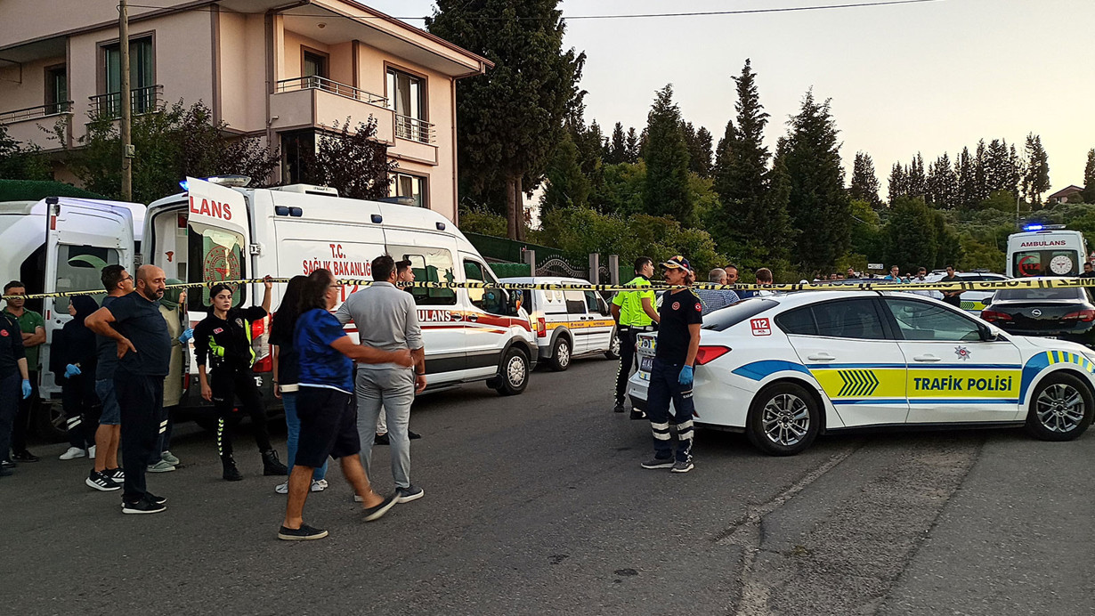 Hastane önünde dehşet saçtı! Baba ve oğul hayatını kaybetti