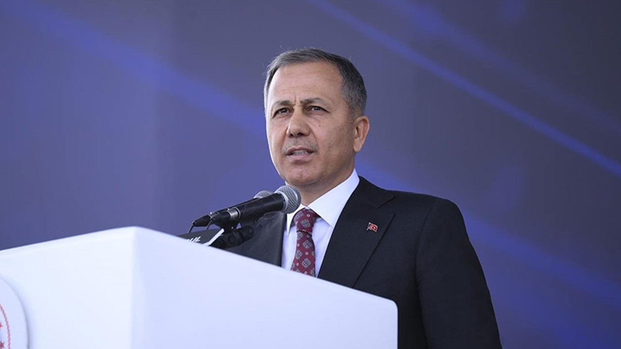 Bakan Yerlikaya duyurdu! Orman yangınlarıyla ilgili 10 kişi tutuklandı