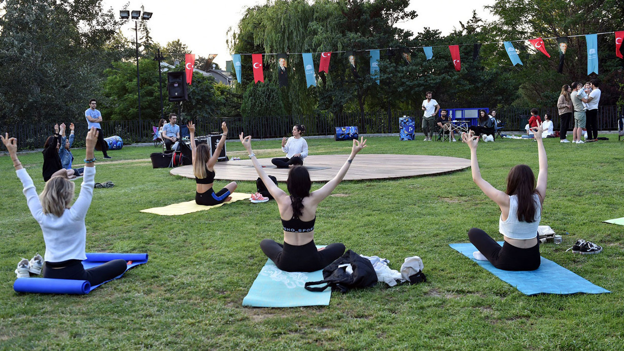 Beşiktaş Belediyesi, ücretsiz zumba, pilates ve yoga etkinliklerini başlatıyor