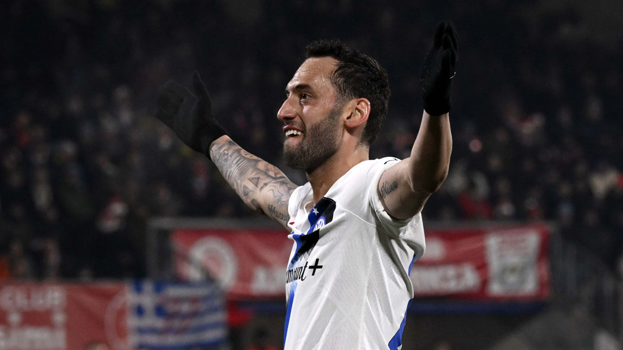 Galatasaray ve Inter, Çalhanoğlu için görüşmelere başladı