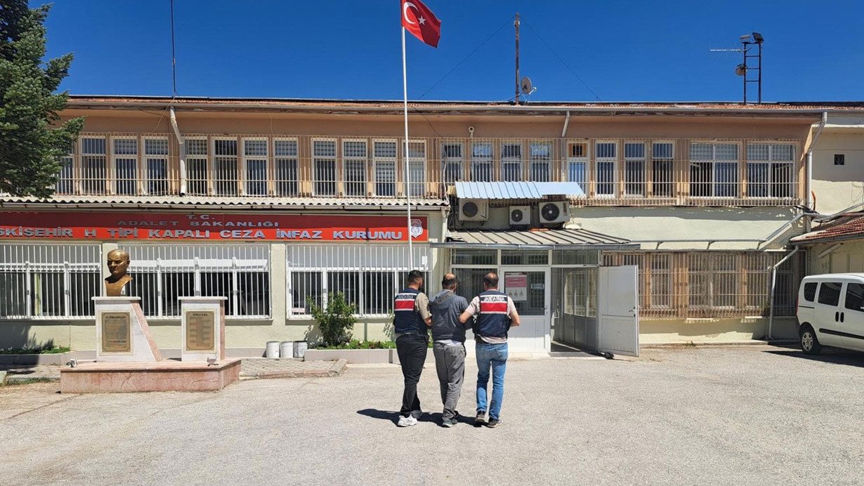 Interpol tarafından kırmızı bültenle aranan terörist, Eskişehir’de yakalandı
