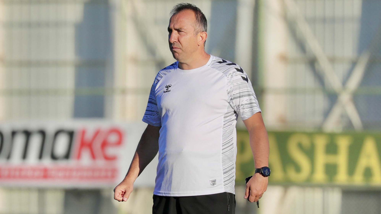Konyaspor Teknik Direktörü Recep Uçar: "Çok fazla transfer yapmayı planlamıyoruz"