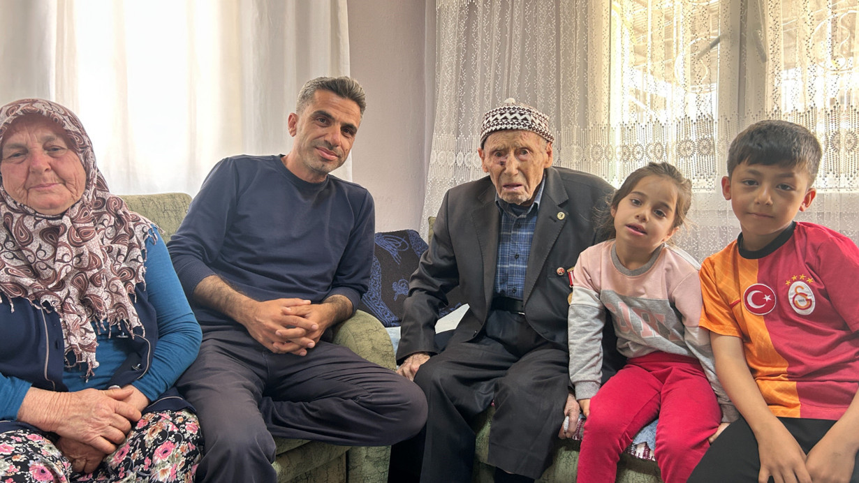 Yaş 103... Torununun, torununu gördü!