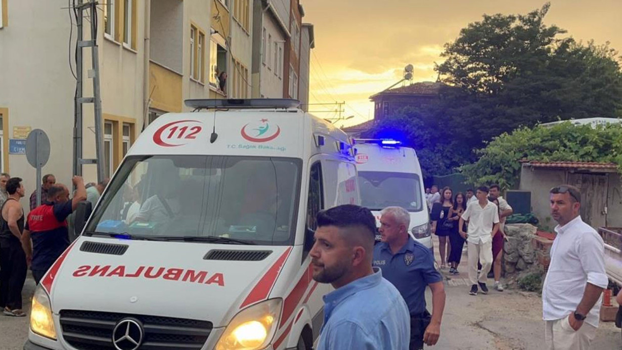 Trafikte çıkan bıçaklı kavgada kan döküldü