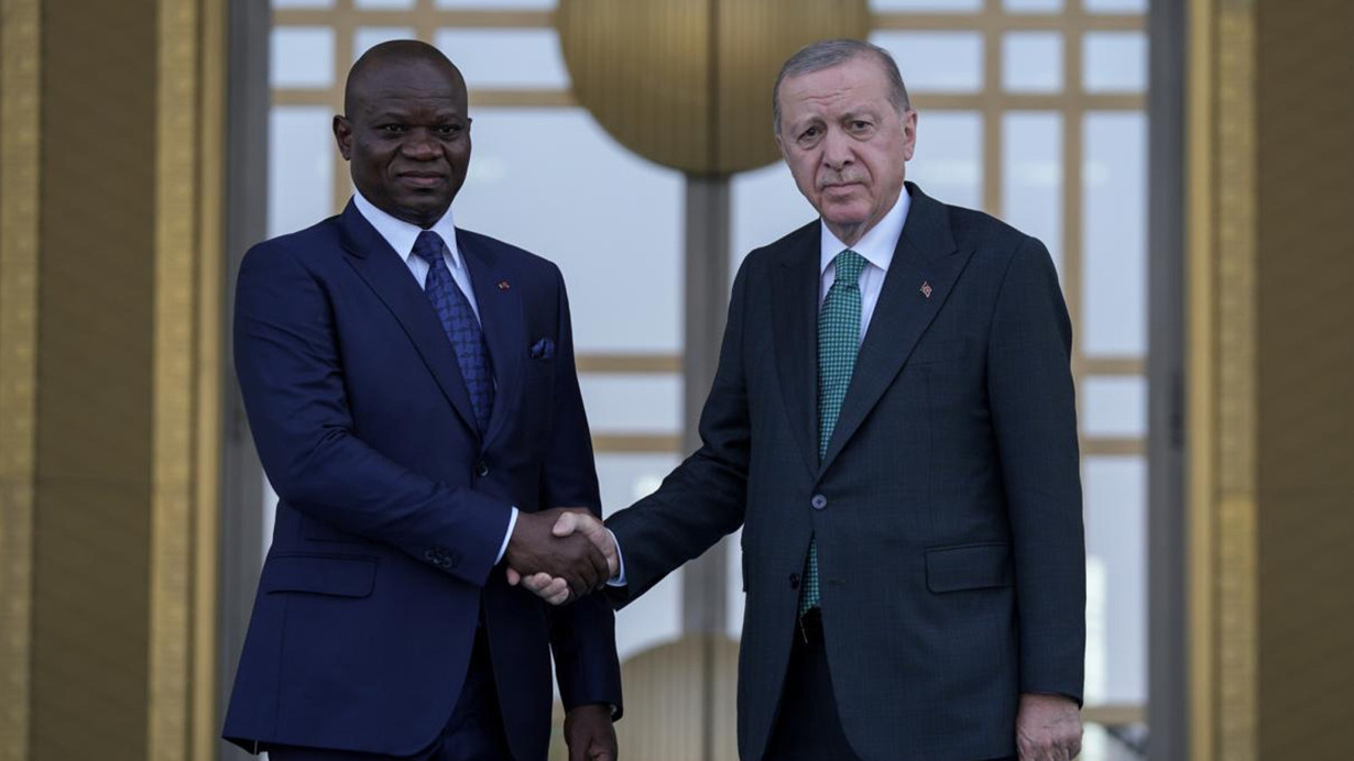 Gabon Cumhurbaşkanı Nguema Ankara'da