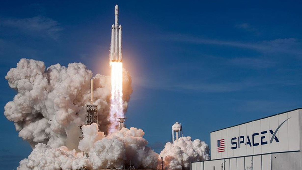SpaceX’in 11’inci insanlı uzay uçuş görevi ertelendi