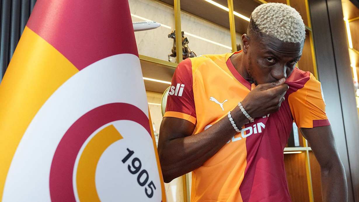 Victor Osimhen: "Çok daha büyük başarılara imza atacağımıza inanıyorum"