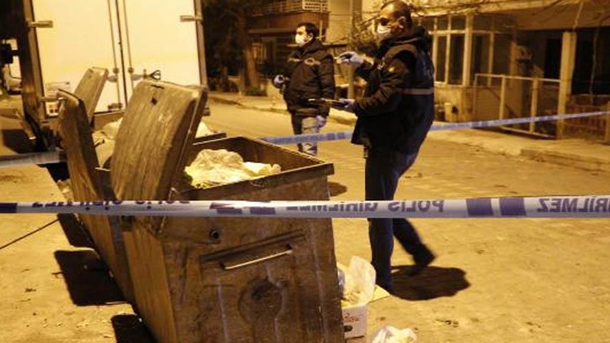 Çanakkale'de çöp konteynerine terk edilen bebek hayatını kaybetti