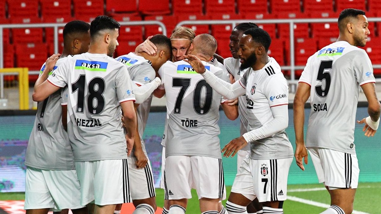 Süper Lig Şampiyonu Beşiktaş'a tebrik mesajları