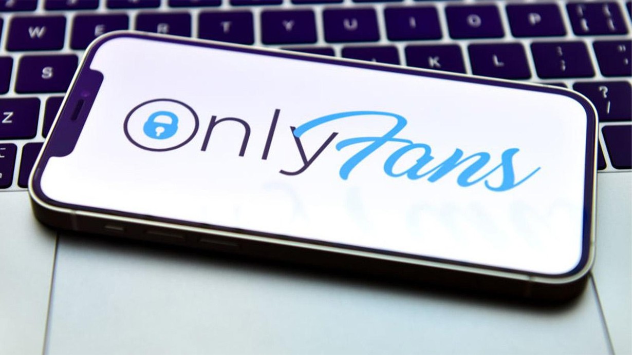 Onlyfans pornografik içeriği yasaklama planını askıya aldı