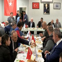 Bakan Uraloğlu, Sarıyer'de balıkçılarla sahur yaptı