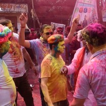 Hindistan’da "renklerin festivali" coşkuyla kutlandı