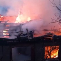 Sobadan kaynaklı yangında tek katlı ev ile odunluk yandı