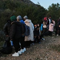 İzmir'de 32 düzensiz göçmen yakalandı