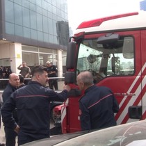 Odasına kamera yerleştirdiği patronunu, yakalanınca öldürmeye çalıştı