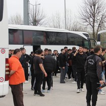 Taraftar arasında döner bıçaklı, satırlı kavga