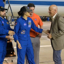 9 ay boyunca uzayda mahsur kalan NASA astronotları Dünya'ya döndü