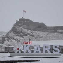 Kars beyaz örtüyle kaplandı