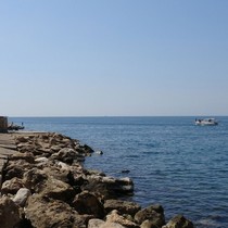Antalya’da denizde erkek cesedi bulundu