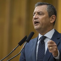 CHP lideri Özgür Özel, Paskalya Bayramı'nı kutladı